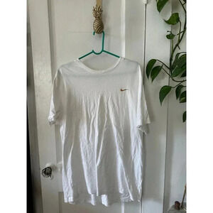 The Nike Tee size x-large t-shirt